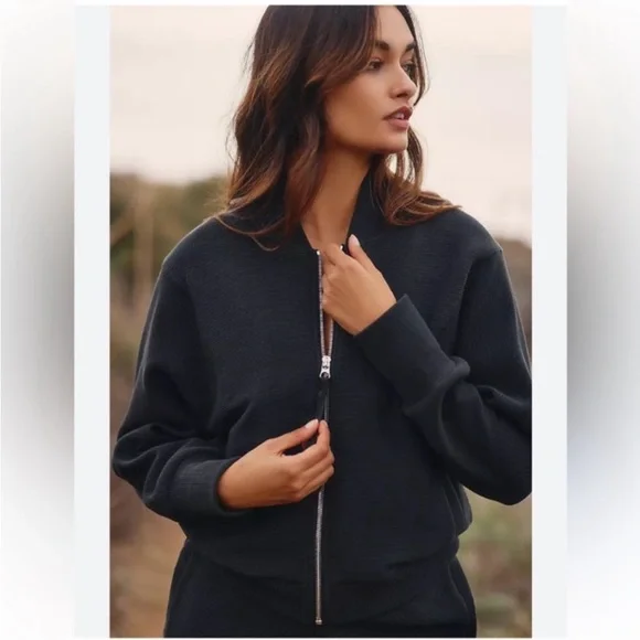 VARLEY ALIA ZIPPED SWEATER BOMBER JACKET SIZE MEDIUM - Picture 1 of 9